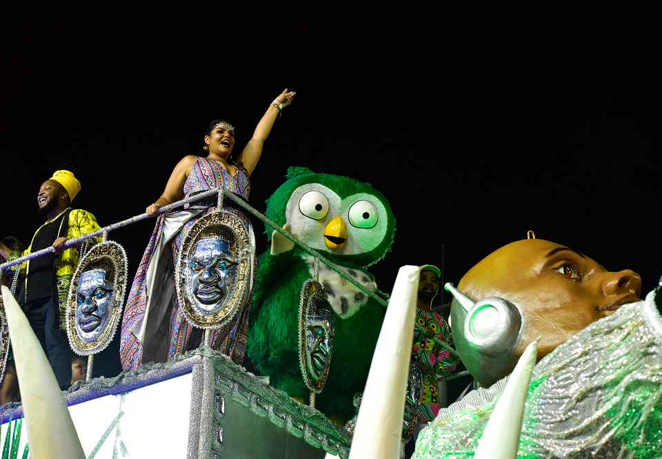 Por mais um ano, Cora é sucesso no Carnaval de Vitória